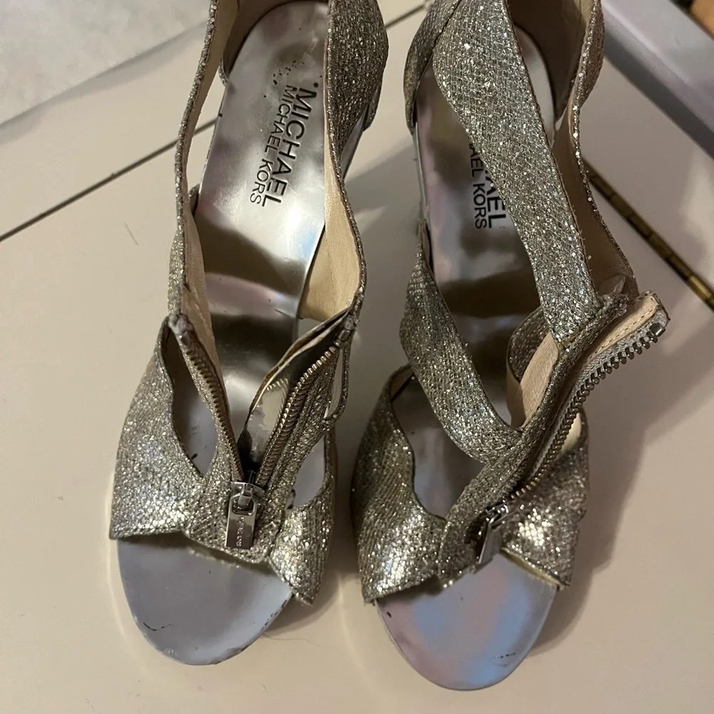 Michael Kors Silver Heels - size 8 - Picture 2 of 2